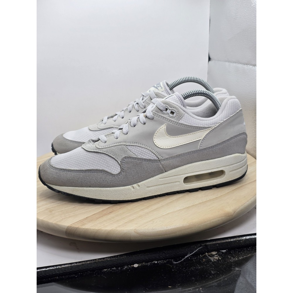 Mens 9-Nike Air Max 1 AM1 Vast Grey Wolf Pigeon 2018 UK 8  EU 42 AH8145-011 Used